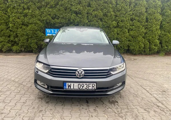 pelplin Volkswagen Passat cena 39900 przebieg: 131500, rok produkcji 2017 z Pelplin